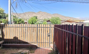 Venta de casa de 3 dormitorios en Los Andes, Villa La Gloria, 85 M$.