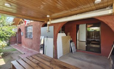 Venta de casa de 3 dormitorios en Los Andes, Villa La Gloria, 85 M$.