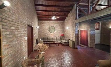 Oportunidad Sobre Nuñez (Ideal Comercio) - 5 Dorm - 2 Plantas - 400Mts2 Cubiertos