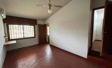 Oportunidad Sobre Nuñez (Ideal Comercio) - 5 Dorm - 2 Plantas - 400Mts2 Cubiertos