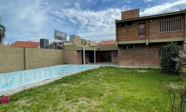 Oportunidad Sobre Nuñez (Ideal Comercio) - 5 Dorm - 2 Plantas - 400Mts2 Cubiertos