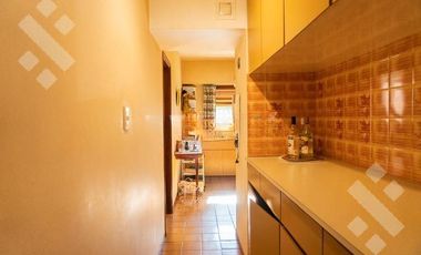 VENTA CASA 8 AMBIENTES   CASA DE HUÉSPEDES Y QUINCHO,  ALLEN-RÍO NEGRO