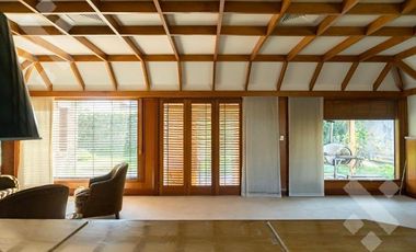 VENTA CASA 8 AMBIENTES   CASA DE HUÉSPEDES Y QUINCHO,  ALLEN-RÍO NEGRO