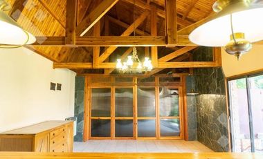 VENTA CASA 8 AMBIENTES   CASA DE HUÉSPEDES Y QUINCHO,  ALLEN-RÍO NEGRO