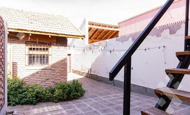 VENTA CASA 8 AMBIENTES   CASA DE HUÉSPEDES Y QUINCHO,  ALLEN-RÍO NEGRO