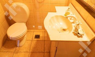 VENTA CASA 8 AMBIENTES   CASA DE HUÉSPEDES Y QUINCHO,  ALLEN-RÍO NEGRO