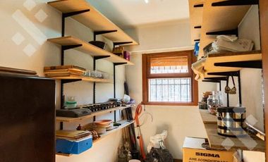 VENTA CASA 8 AMBIENTES   CASA DE HUÉSPEDES Y QUINCHO,  ALLEN-RÍO NEGRO