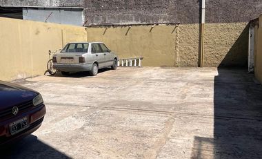 Departamento dos ambientes cochera guardacoche en alquiler en Wilde