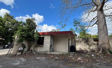 SE RENTA TERRENO / ESTACIONAMIENTO EN EL CENTRO DE IZAMAL