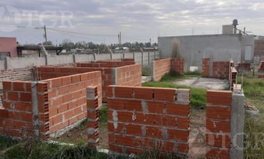 TERRENO CON MEJORA - MAXIMO PAZ