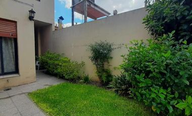 Casa 6 Ambientes - Cochera Doble - Parque Parrilla - Excelente Estado