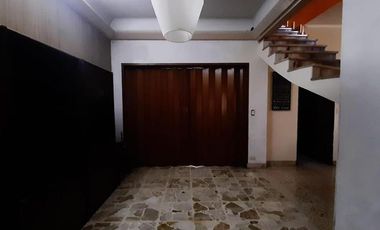 Casa 6 Ambientes - Cochera Doble - Parque Parrilla - Excelente Estado