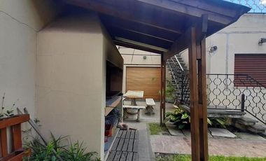 Casa 6 Ambientes - Cochera Doble - Parque Parrilla - Excelente Estado