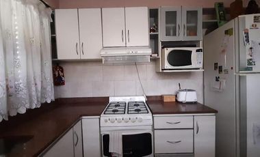 Casa 6 Ambientes - Cochera Doble - Parque Parrilla - Excelente Estado