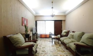 Casa 6 Ambientes - Cochera Doble - Parque Parrilla - Excelente Estado