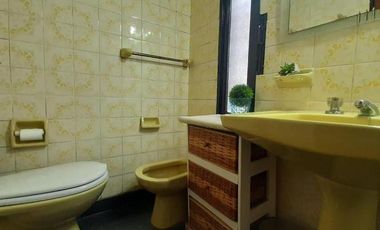 Casa 6 Ambientes - Cochera Doble - Parque Parrilla - Excelente Estado