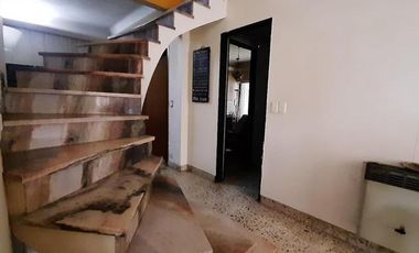 Casa 6 Ambientes - Cochera Doble - Parque Parrilla - Excelente Estado