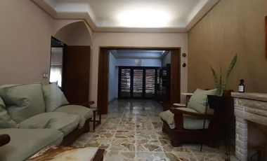 Casa 6 Ambientes - Cochera Doble - Parque Parrilla - Excelente Estado