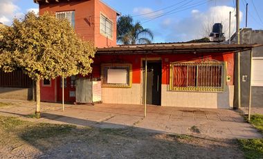 VENTA CASA DE 4 DORMITORIOS EN PARTIDO DE ALVAREZ