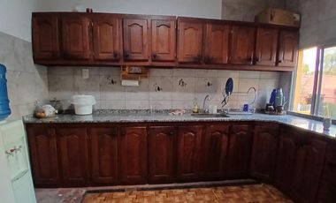 VENTA CASA DE 4 DORMITORIOS EN PARTIDO DE ALVAREZ