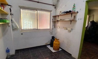 VENTA CASA DE 4 DORMITORIOS EN PARTIDO DE ALVAREZ