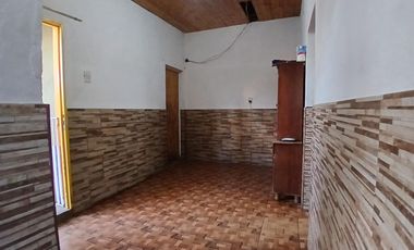 VENTA CASA DE 4 DORMITORIOS EN PARTIDO DE ALVAREZ