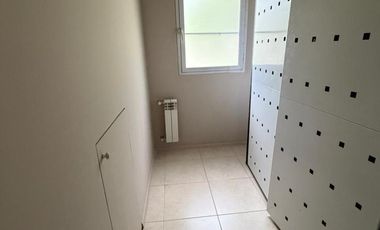 Venta casa 6 amb. lote interno apta crédito barrio Santa Teresa Villanueva Tigre