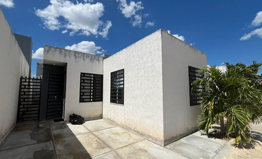 Casa en Venta en Privada Las Palmas Kanasin,Yucatan
