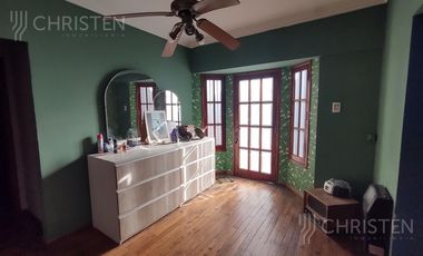 Gran casa en venta a metros de Av. Lujan y Av. 7 de Marzo