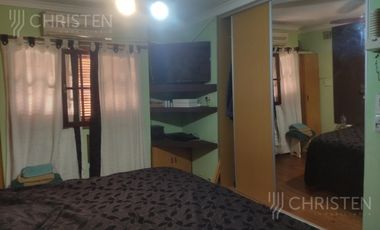 Gran casa en venta a metros de Av. Lujan y Av. 7 de Marzo