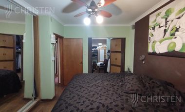 Gran casa en venta a metros de Av. Lujan y Av. 7 de Marzo