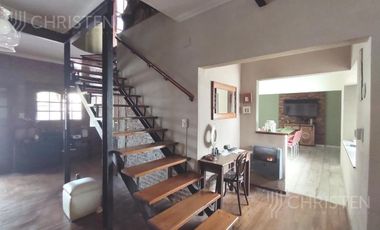 Gran casa en venta a metros de Av. Lujan y Av. 7 de Marzo