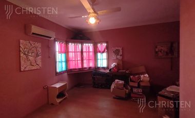 Gran casa en venta a metros de Av. Lujan y Av. 7 de Marzo