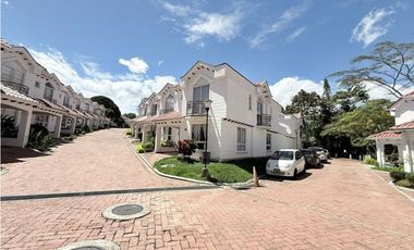 Casa en venta conjunto cerrado en el norte de Armenia