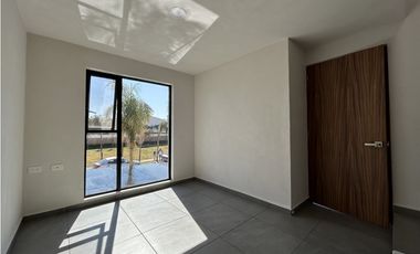 RENTA DE CASA NUEVA ZONA CALZADA ZARAGOZA Y LOS FUERTES