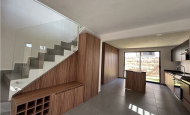 RENTA DE CASA NUEVA ZONA CALZADA ZARAGOZA Y LOS FUERTES