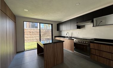 RENTA DE CASA NUEVA ZONA CALZADA ZARAGOZA Y LOS FUERTES