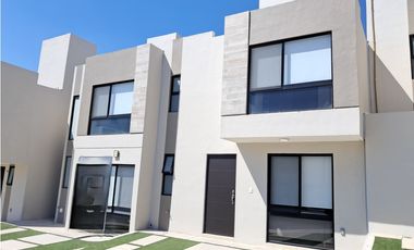 CASA EN VENTA EN CIUDAD MESETA QUERETARO GKC
