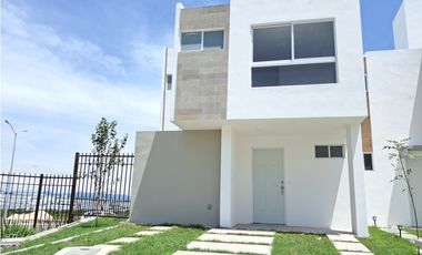 BONITA CASA EN VENTA EN CIUDAD MESETA QUERETARO GEH