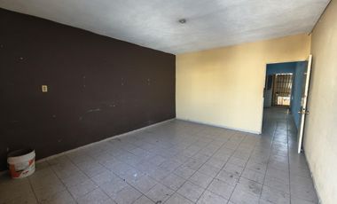Casa en venta sobre Av. Chapultepec en zona comercial - Monterrey