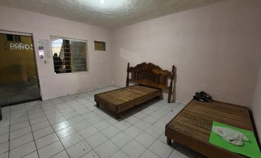 Casa en venta sobre Av. Chapultepec en zona comercial - Monterrey