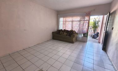 Casa en venta sobre Av. Chapultepec en zona comercial - Monterrey
