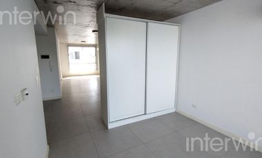 Monoambiente con balcón - Cochera - Saavedra - ALQUILER