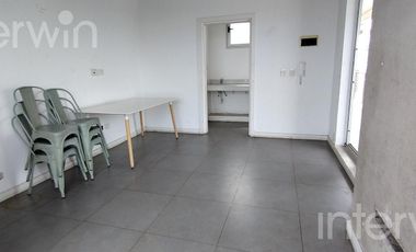 Monoambiente con balcón - Cochera - Saavedra - ALQUILER