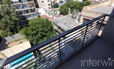 Monoambiente con balcón - Cochera - Saavedra - ALQUILER