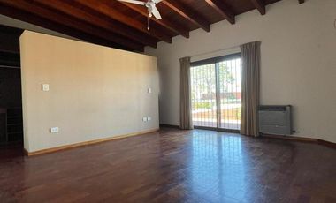 Recibe 100% menor - 3 Dormitorios - Casa venta en Cerro de las Rosas