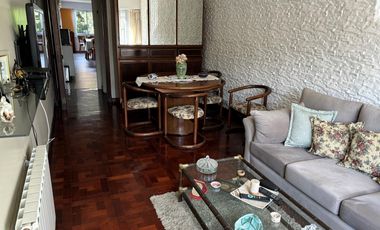 Chalet en 1 planta reciclado, jardín. La Lucila.