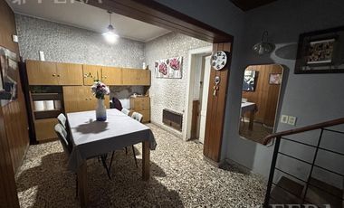 Venta Casa de 3 ambientes con cochera en Wilde