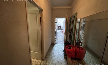 Venta Casa de 3 ambientes con cochera en Wilde