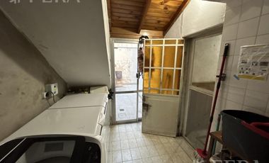 Venta Casa de 3 ambientes con cochera en Wilde